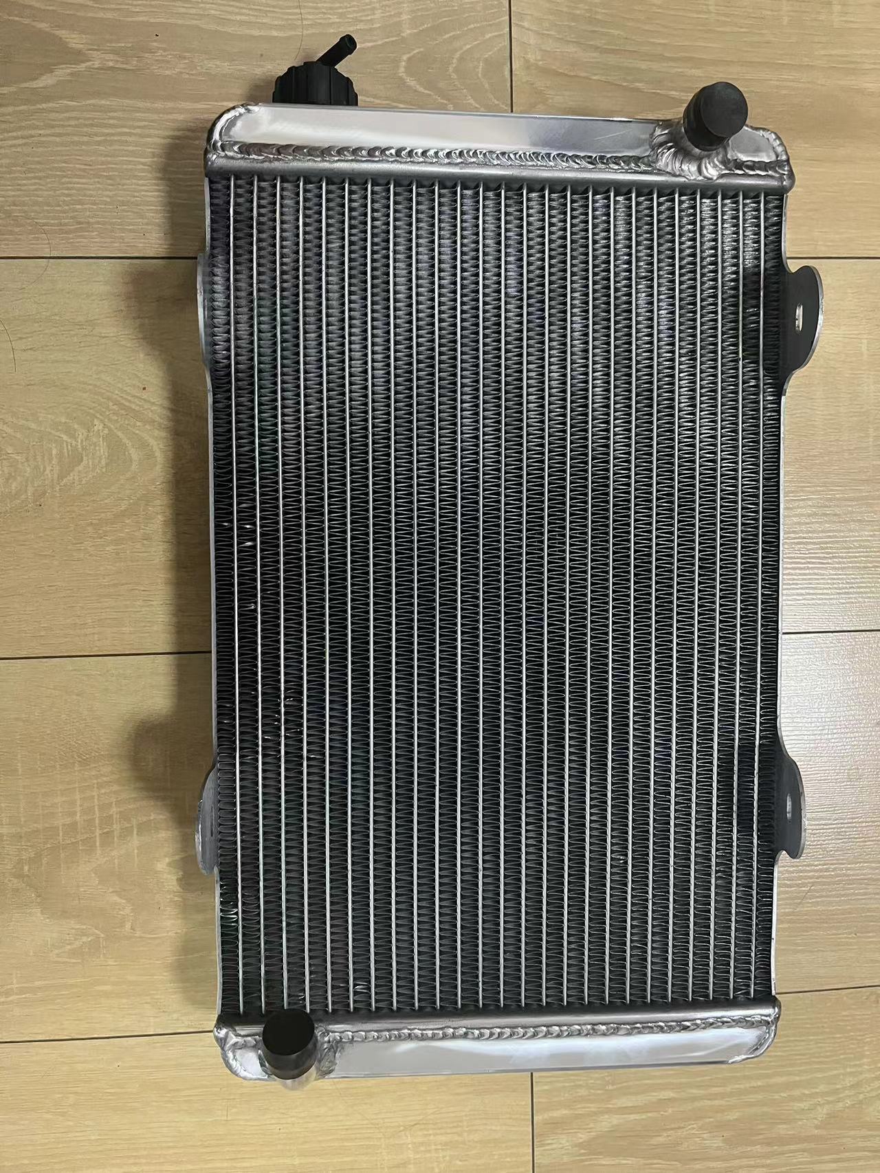 Radiator racit cu aer