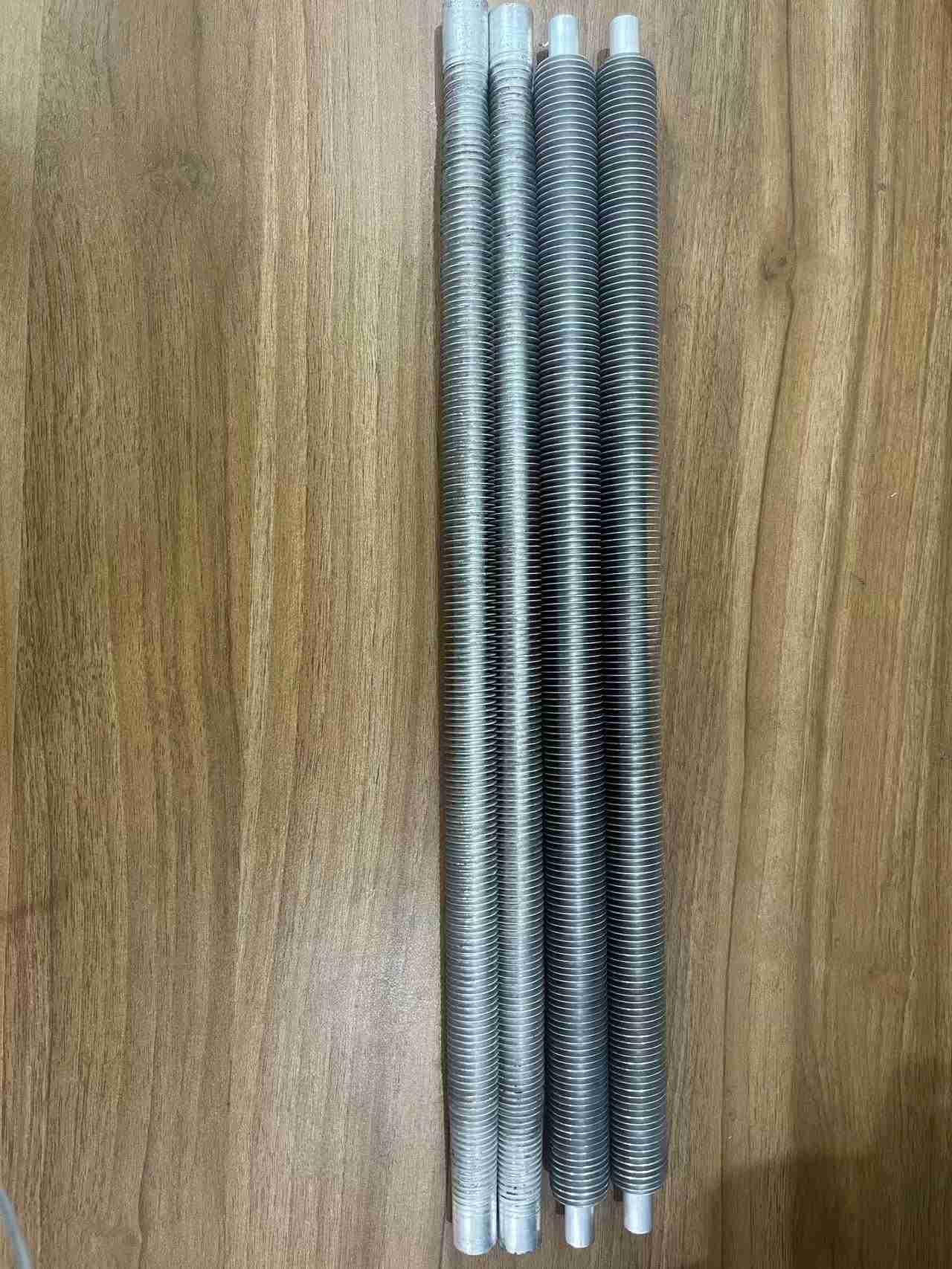 Tub cu aripioare din aluminiu pentru răcitor de ulei